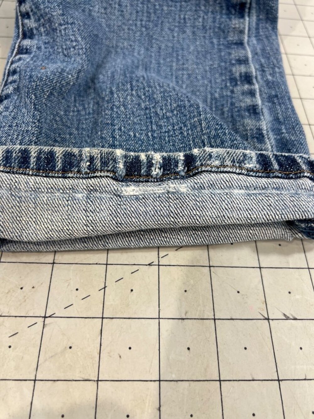 Lauren Ralph Lauren Jeans Co. Women’s Distressed Bootcut Blue Denim Jeans Sz. 6P - Picture 9 of 12